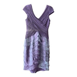 Adrianna Pappel Iridescent Lavender Sleeveless V-Neck Cocktail Dress in Size 8